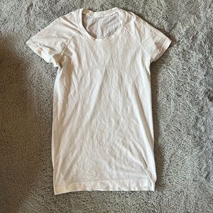 White lululemon shirt